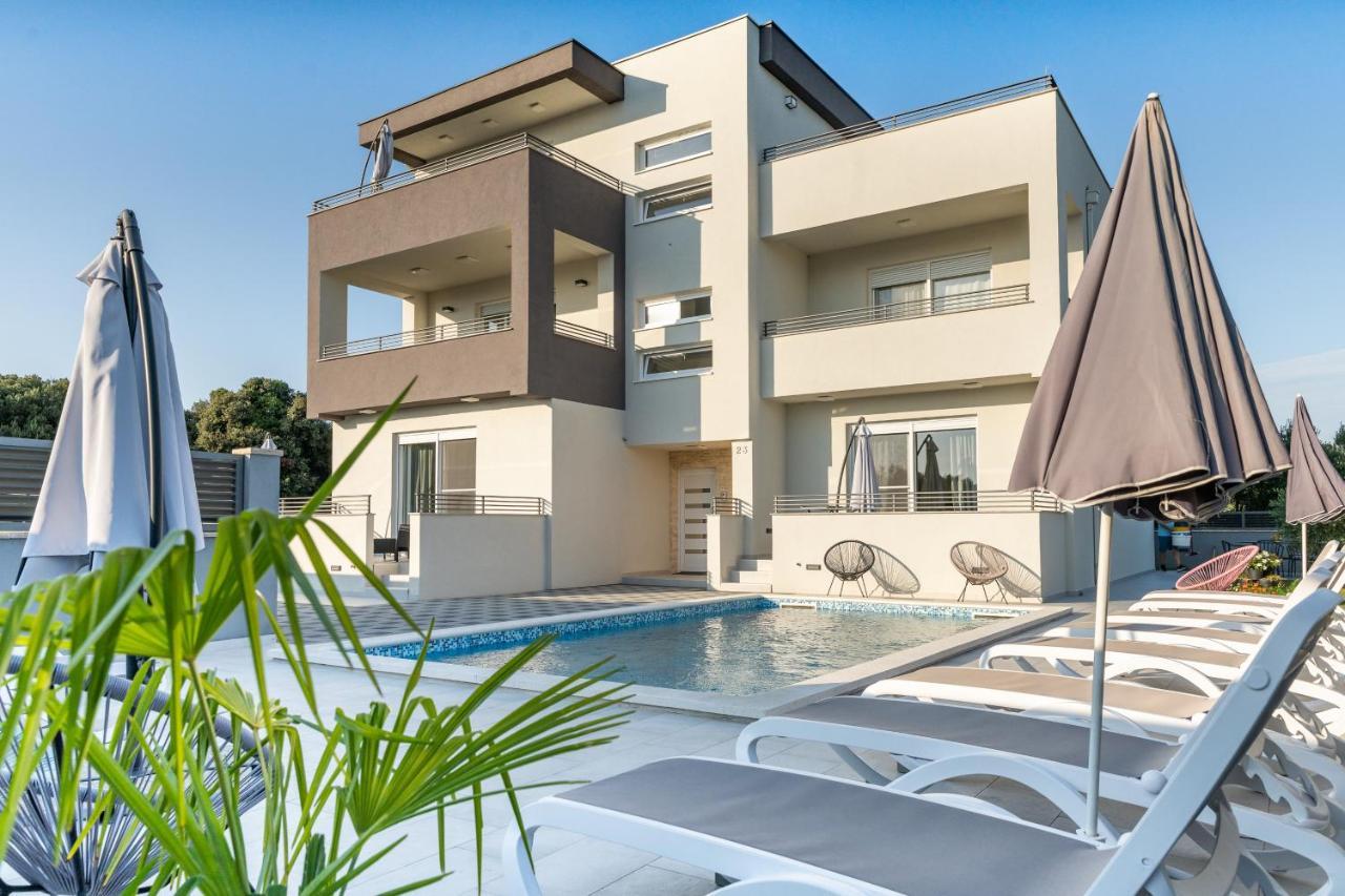 Apartments Evita Bibinje Bagian luar foto